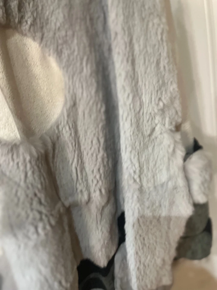 Oversized Reversable Chinchilla Vest in stylish large size very rare - Image 3 of 4