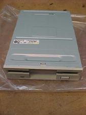Vintage Teac FD-235HF 3.5" Floppy Disk Drive 193077C2-91 Appears to Be New