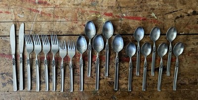 Vintage Ekco Eterna  Masquerade  Stainless Flatware (set Of 20)