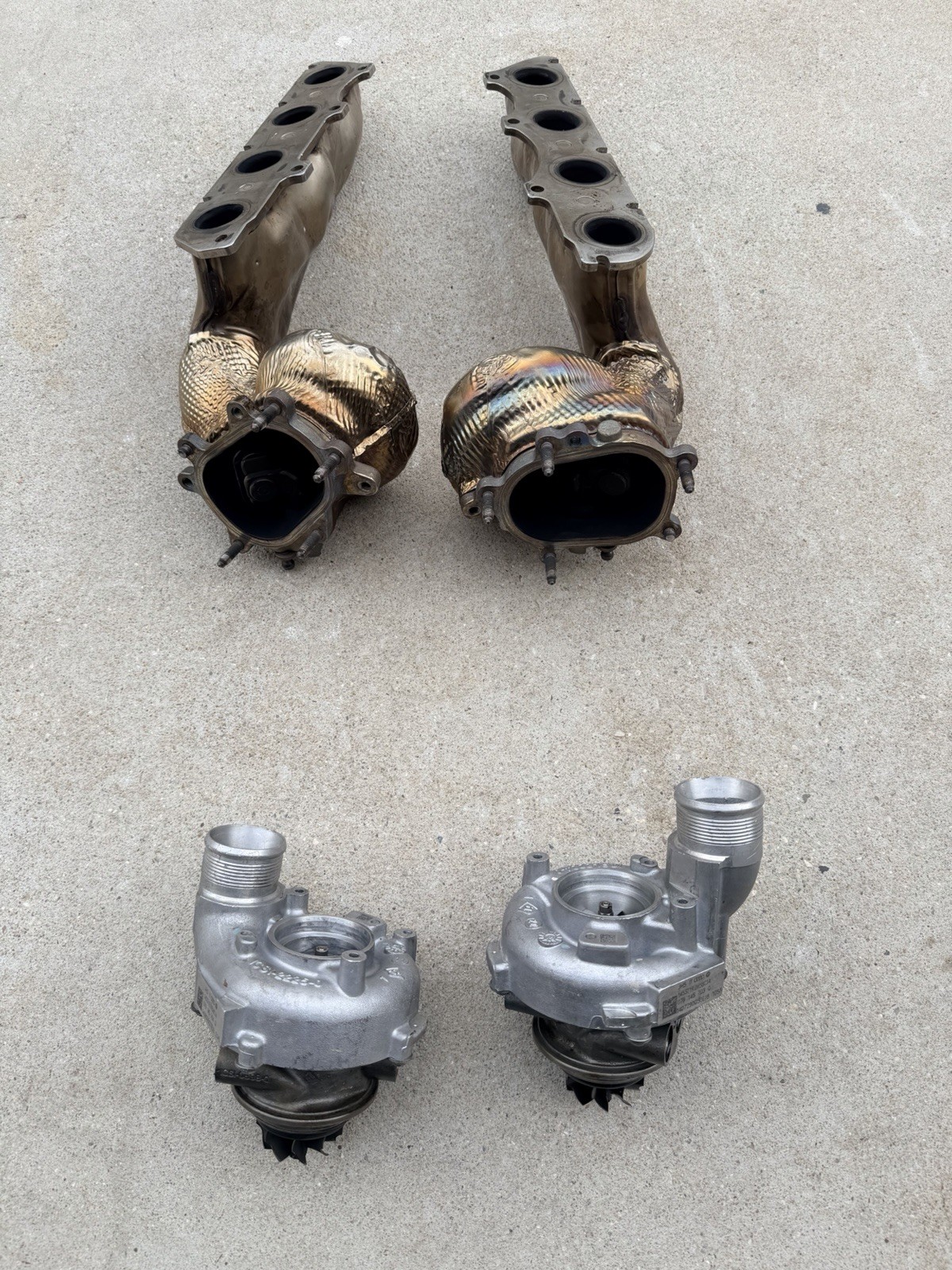 Turbo Charger And Exhaust Manifold For Bentley Or Audi