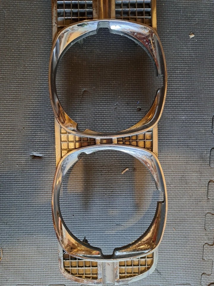 Pontiac Bonneville 1969 faro bisel conjunto parrillas rejillas Foto 2 de 4