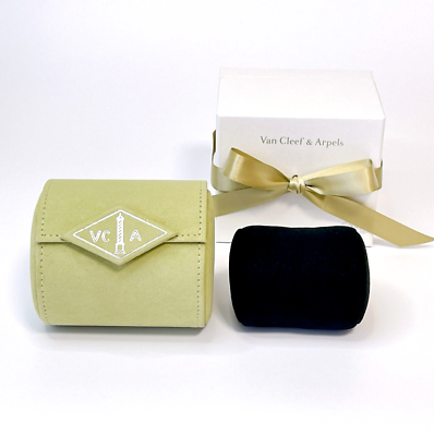 Van cleef & Arpels Watch Bracelet case Green suede Jewelry Travel