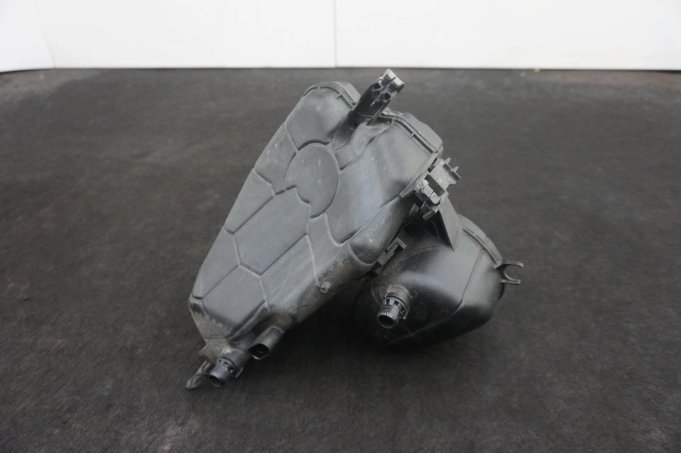 Coolant Recovery Bottle Expansion Tank Reservoir 17139846642 BMW 740I G12 20-22 - Image 4 of 4