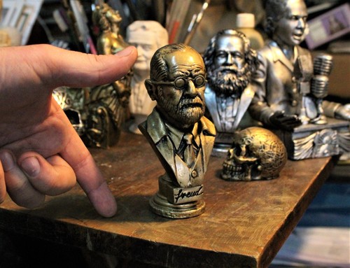 SIGMUND FREUD Golden RESIN bust PSYCHOLOGY ART PSYCHOANALYSIS THERAPY psicologo - Picture 5 of 24
