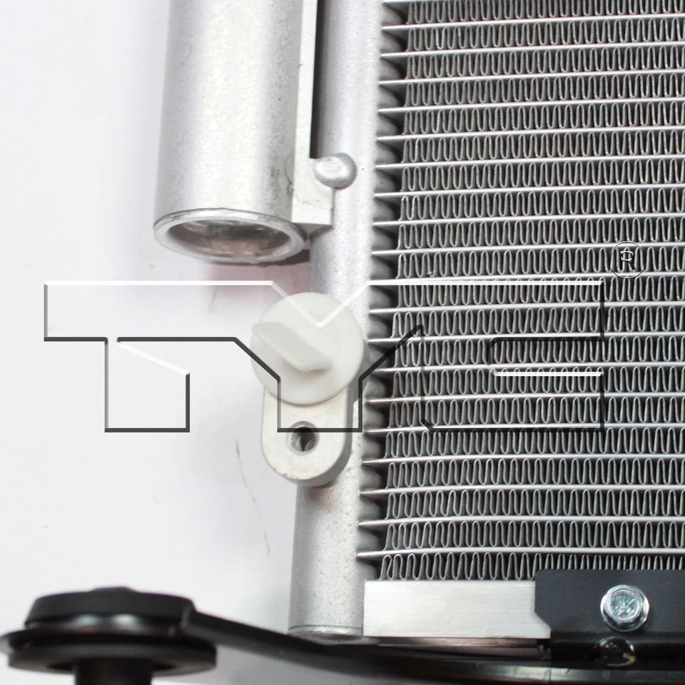 CONDENSADOR TYC Products 3870 A/C para TOYOTA 4RUNNER 2018-2010 - Imagem 3 de 4