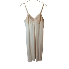 Vanity Fair Vintage full slip size 34L nylon with lace trim