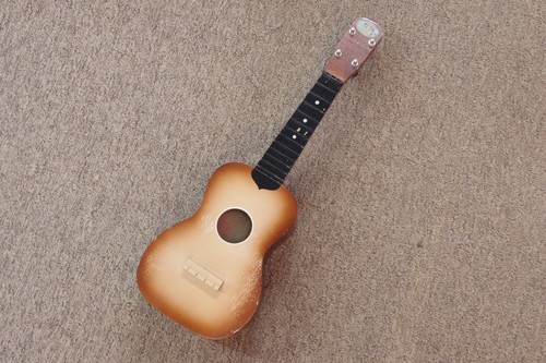 Vintage Regal Ukulele - Chicago w/ bag - Picture 2 of 10