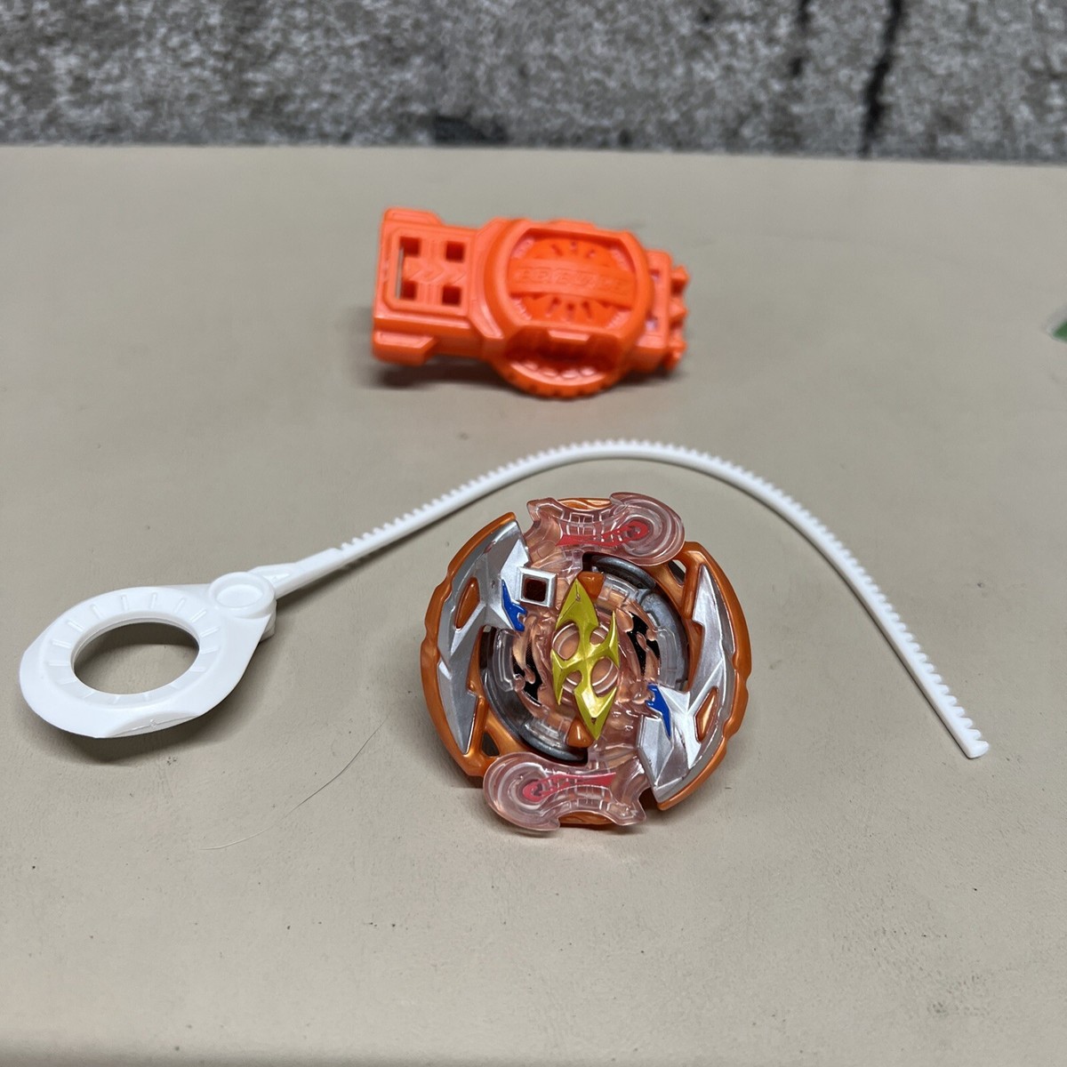 Beyblade Burst Turbo Sling Shock Hasbro Roktavor R4 E4743 Anime