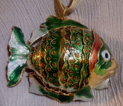 Oriental Moving Medal Goldfish Christmas Ornament, Vtg,Green & Gold Color - Picture 1 of 24