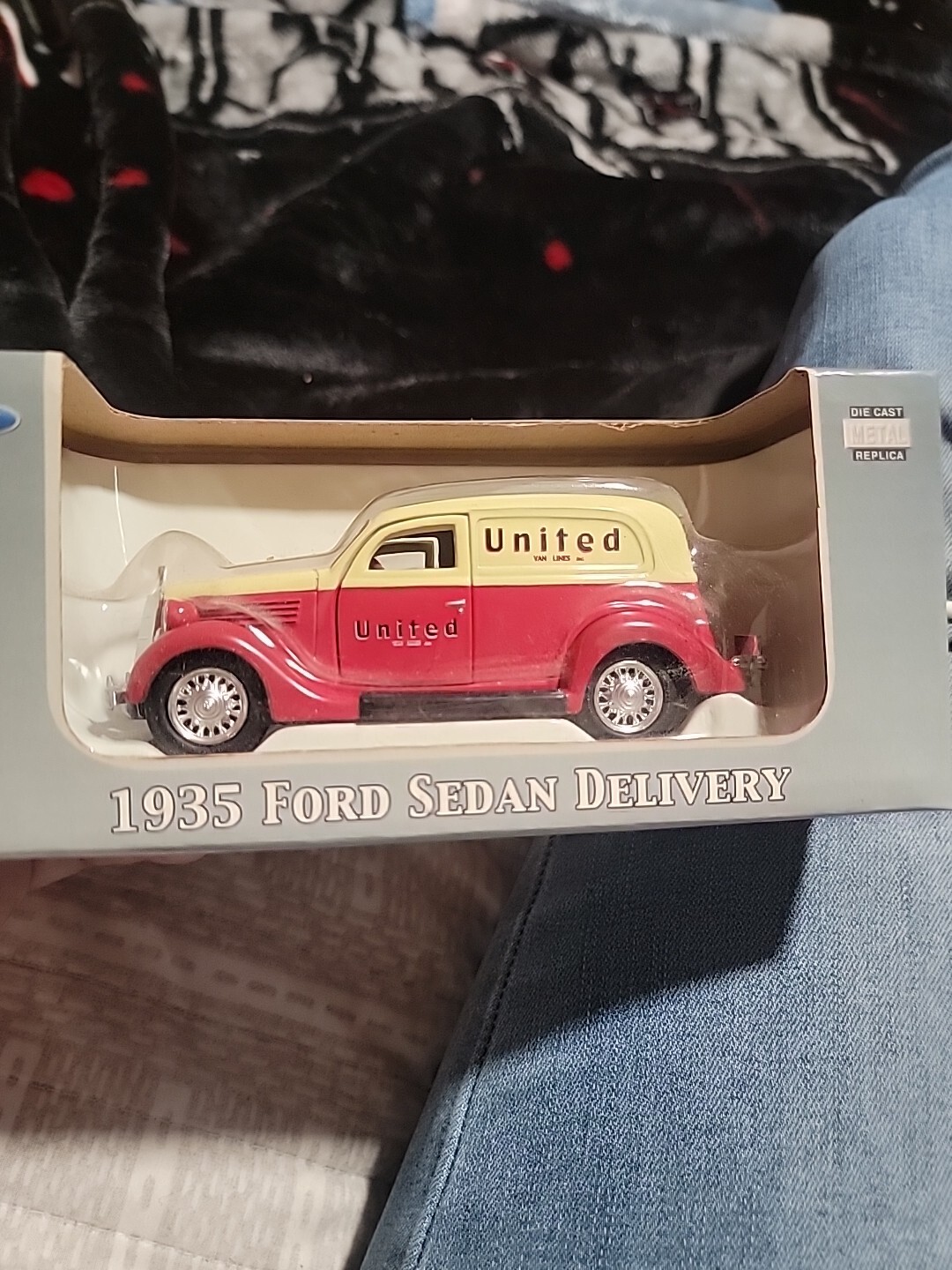1935 Ford Sedan Delivery 1:38 Scale Die Cast Replica NIB