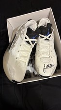 Jared McCain Autographed, Jordan 39s BRAND NEW UNWORN vids and pictures attached