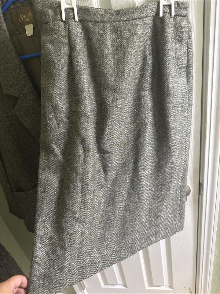 Vintage Saville Women’s Skirt Suit Sz.10Grey Speckled 100% Wool Career Style - Image 3 of 4