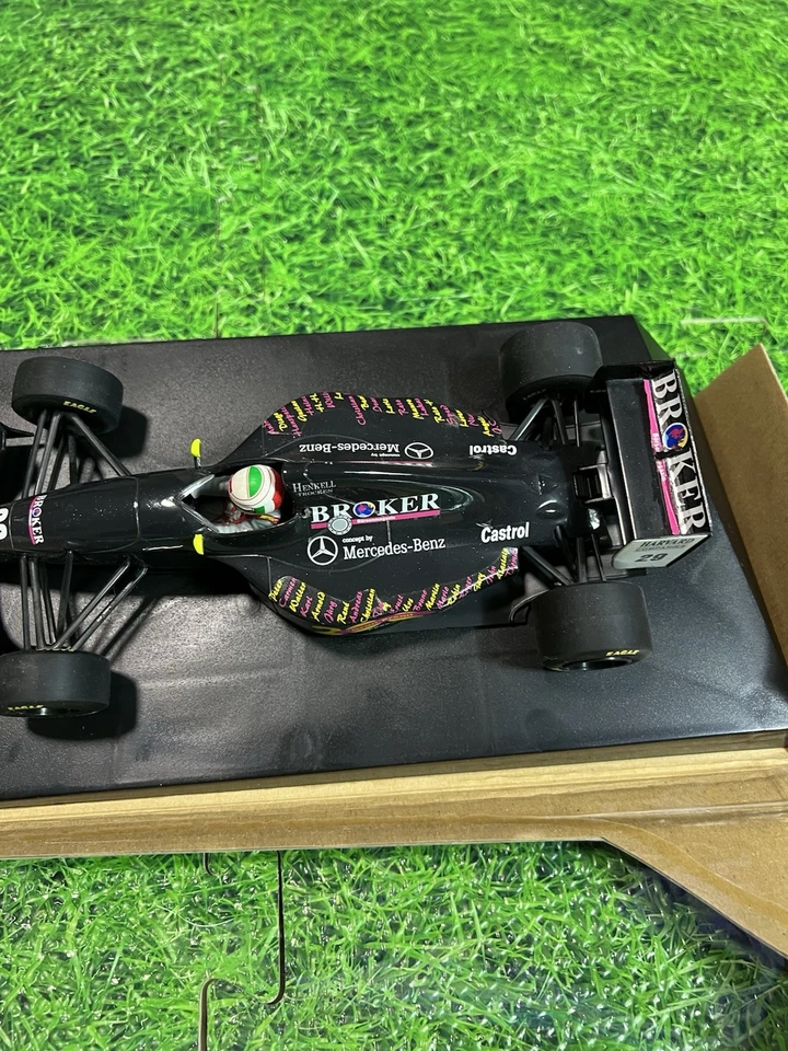 1/18 MINICHAMPS SAUBER MERCEDES C13 CANADA 200th GP 1994 ANDREA DE CESARIS - Image 4 of 4