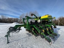 2006 John Deere 1790 Planter 23 Rows 15