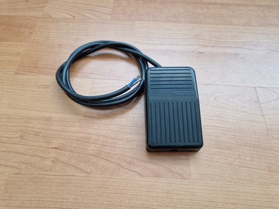 Emas Pedal klein mit Kabel