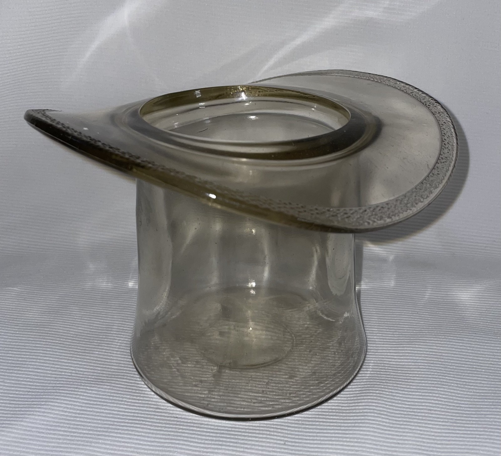 Blenko Hand-Blown Glass Top Hat Vase 4 7/8
