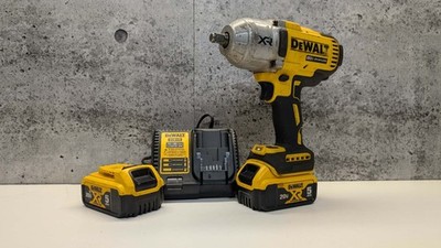 DEWALT DCF900B 20V MAX XR 1/2 inch Impact Wrench  with batteries and charger