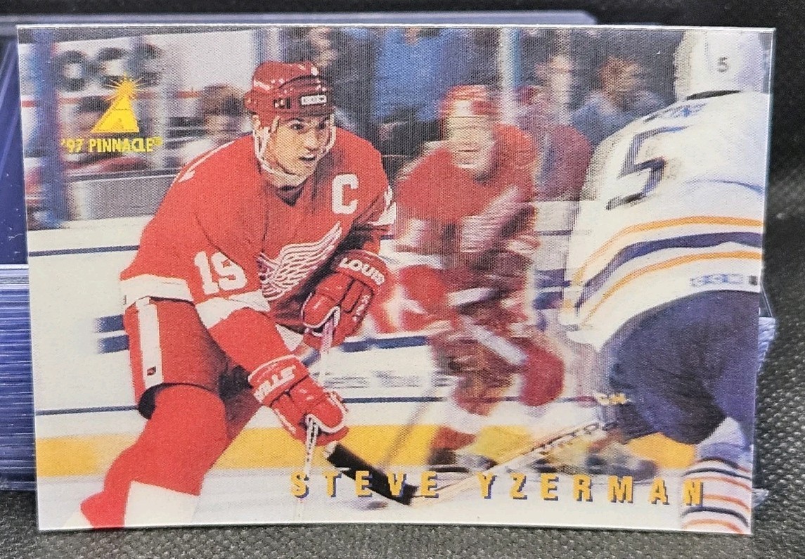 96-97 Pinnacle 3D Lenticular Steve Yzerman Ice Breakers 🚨🚨🚨 Detroit Red Wings