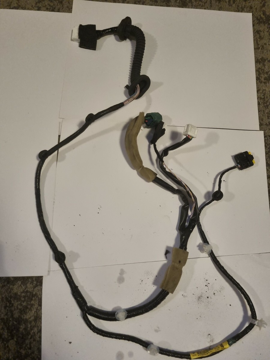 NISSAN X-TRAIL MK3 T32 2013- DRIVER SIDE REAR DOOR WIRING LOOM