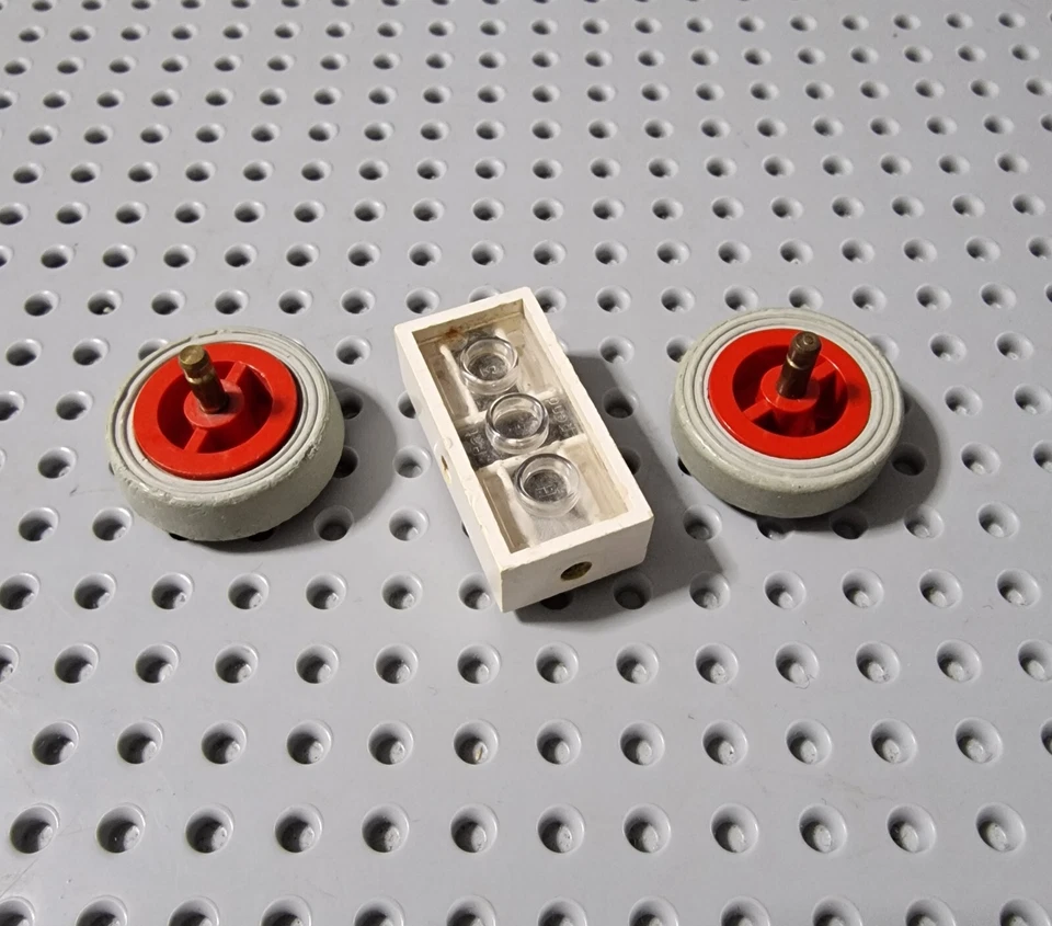 LEGO Reifen Rad Achse Tire Speichenrad  Weiß Rot 7039 7039c02 7049 7049b A181 - Bild 2 von 2