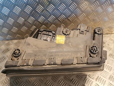 BMW 7er E38 Frontscheinwerfer links 0301043201 8352021 