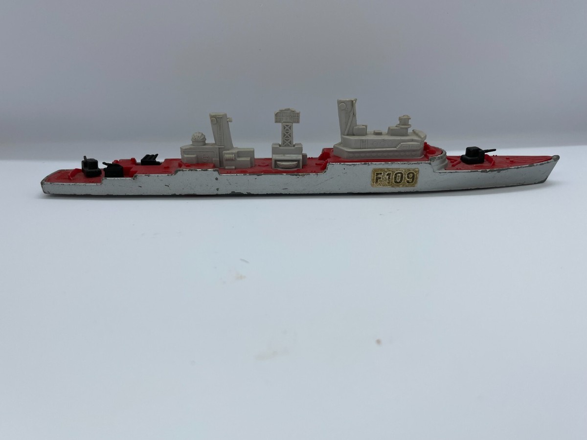 1976 Matchbox Sea Kings K301 Frigate/K305 Sub Chaser Lesney
