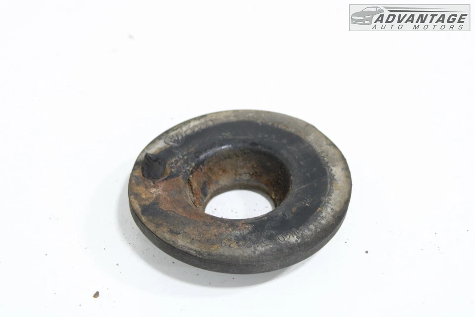 VOLKSWAGEN CC 2013-2017 muelle helicoidal trasero derecho o izquierdo montaje buje inferior OEM Foto 2 de 4