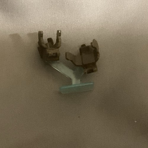 Minecraft Mini-Figures Series 2 Bats - Picture 3 of 3