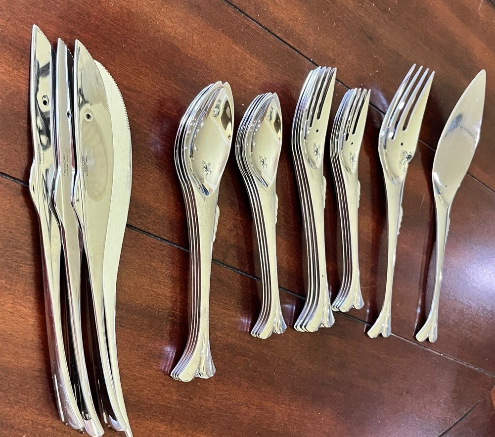 Yamazaki "Gone Fishin" Stainless Japan 20 pc set with 2 serving pieces
Opens in a new window or tab