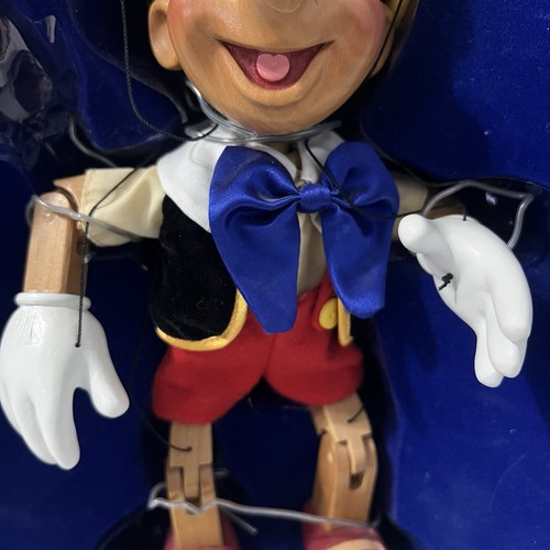 Mattel Disney Pinocchio Marionette Limited Edition Genuine Wood Figure 1998 - Picture 6 of 10