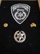 Israel Badge And Pins.        51126