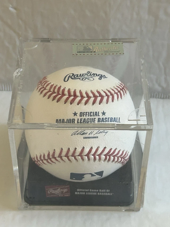 Лот товаров MLB MLB знак/официальный мяч/памятный мяч/и две книги от 1988-1989 - Изображение 4 из 4