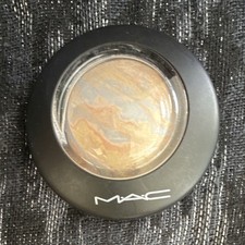 M·A·C Mineralize Skinfinish Lightscapade Hi...