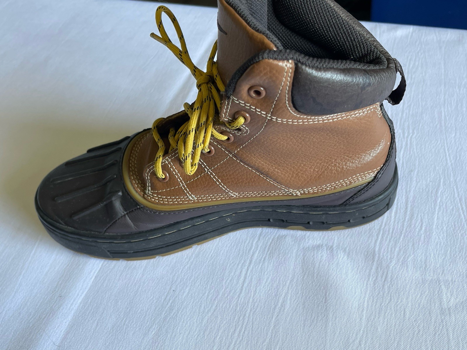 SAOLA Stivali Nike ACG Woodside 2 Duck taglia 6 anni marrone nero 525393 770