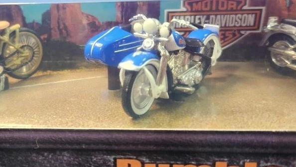 JUEGO DE MOTO DE CARRETERA HOT WHEELS RUMBLE, 4 MOTOCICLETAS HOT WHEELS HARLEY-DAVIDS0N Foto 3 de 4