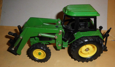 Vintage 1986er ERTL, John Deere 3350  Traktor mit Frontlader Modell - M 1:32