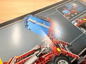 NIB LEGO 42024 TECHNIC: Container Truck 2014