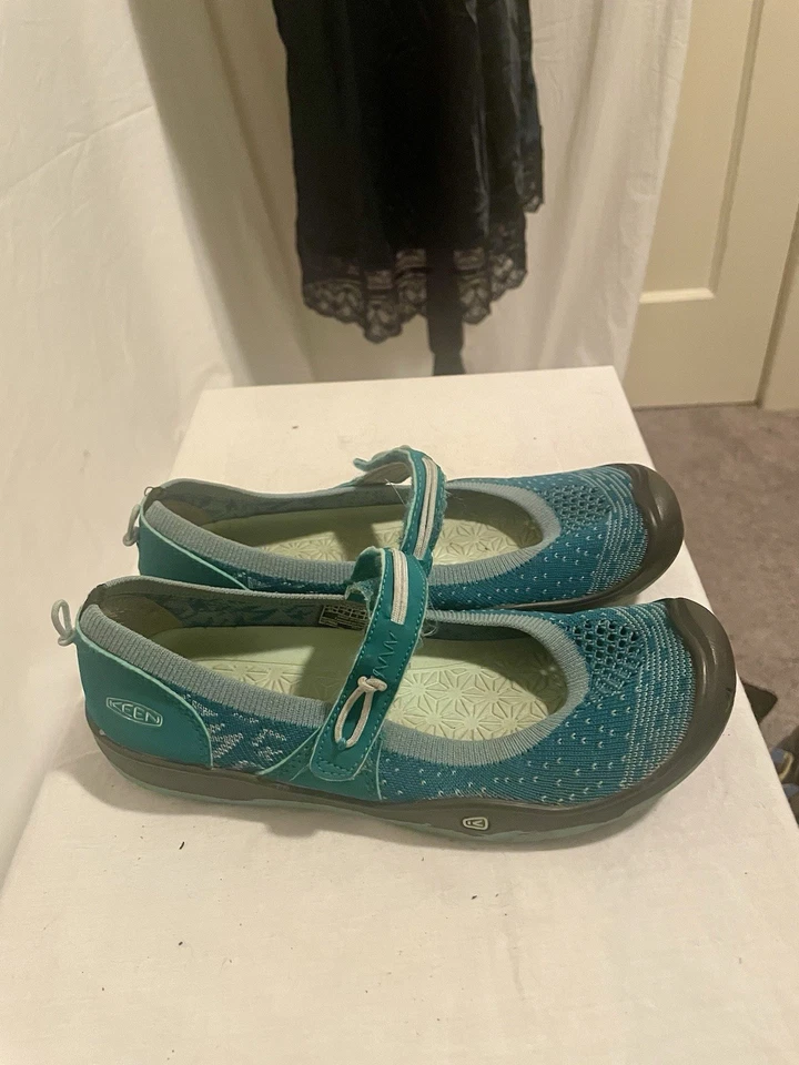 KEEN Moxie Girls  Flat Mary Jane Shoes Teal Mesh/Leather, Size 2 - Image 3 of 4