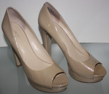 Nine West Tan Patent Leather Platforms Peep Toe Pump Size 8.5 M Ladies Shoes