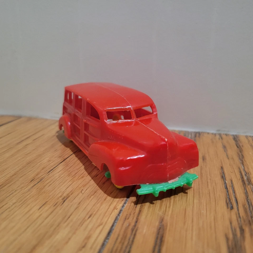 Vehículo de plástico Woodie de colección Banner Toy ruedas amarillas años 40 Foto 3 de 4