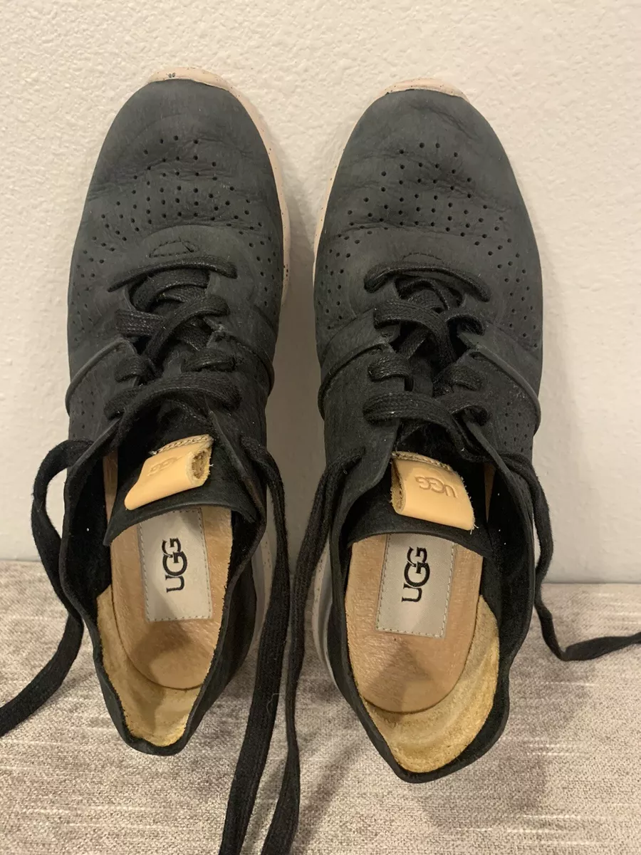 Ugg hot sale treadlite black