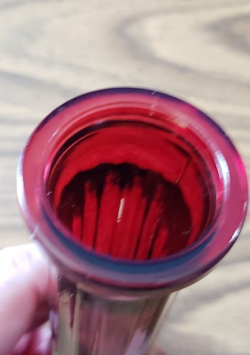 Ribbed Ruby Red Vase - Picture 5 of 6