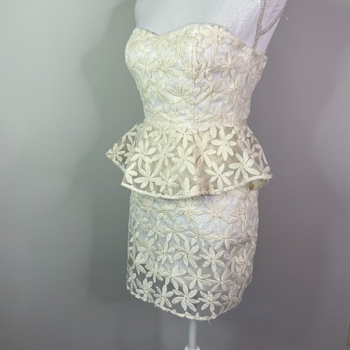 Pins and Needles Mini Dress Strapless Cream Peplum Womens Size 0 Floral - Picture 2 of 12