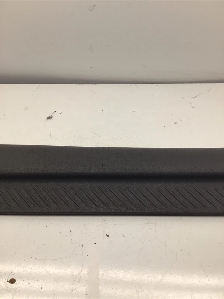 2006 MAZDA 6i  FRONT Left DRIVER SIDE SCUFF PLATE Foto 3 de 4