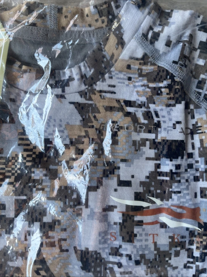 Sitka Men’s Merino Core Crew Long Sleeve Optifade Elevated 11- Small- New - Image 4 of 4