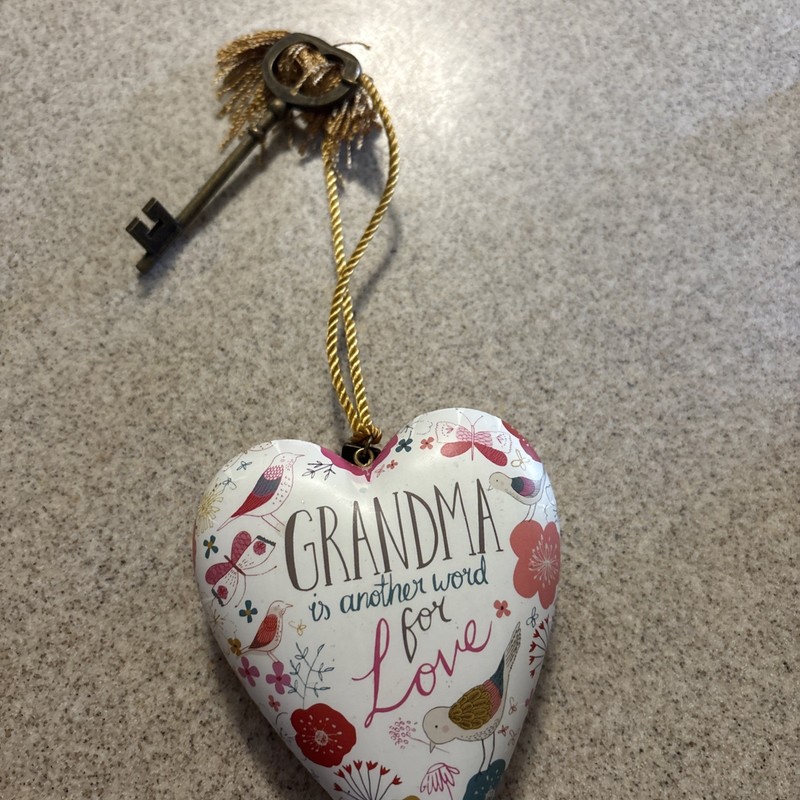 Demdaco ART HEARTS Grandma Is Another Word For Love Heart Ornament Goldtone Key