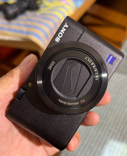 Sony Cyber-shot RX100 V RX100M5 20.1 MP Digital Camera Flip Screen Viewfinder