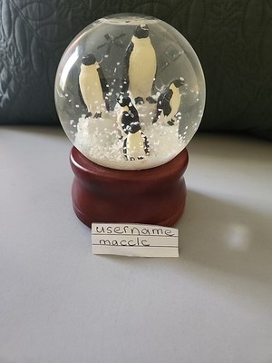 Penguin Snow Globe Sankyo Plays  Let It Snow  Smithsonian Institution 5.5x4'' VTG