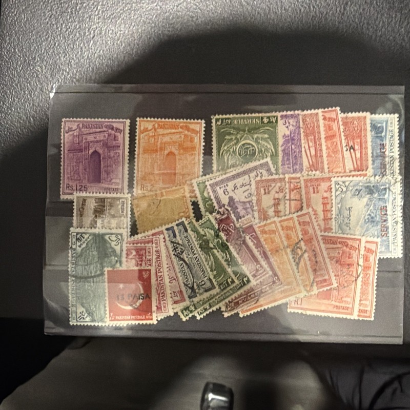 Pakistan 30 Stamps , Mixed Stamps  - Stk40