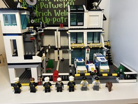 LEGO CITY: Police Headquarters (7744)